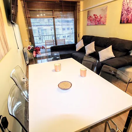 Cosy And Sunny Near Barcelona Apartment *